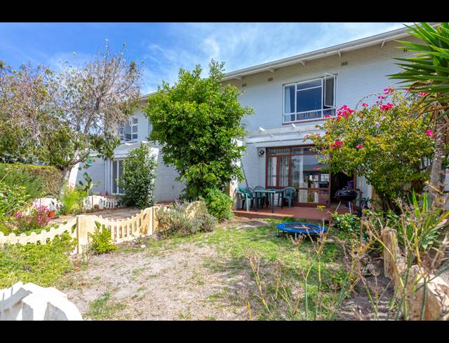 2 BEDROOM DUPLEX RENTED IN BERGVLIET